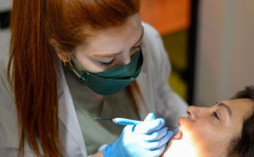 Problemas_Dentales_Más_Comunes_y_Cómo_Prevenirlos